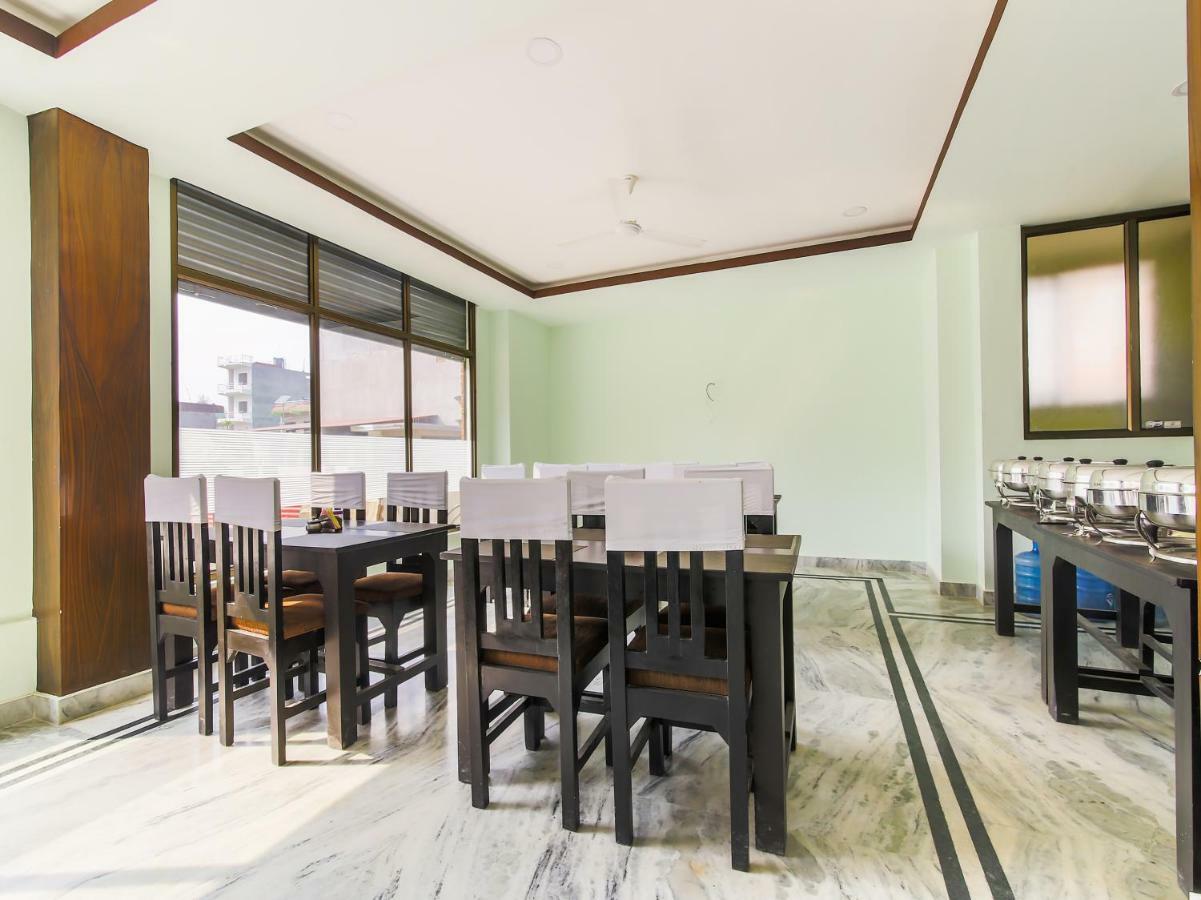 Oyo 315 Aadarsha Inn ルンミンデーイ エクステリア 写真