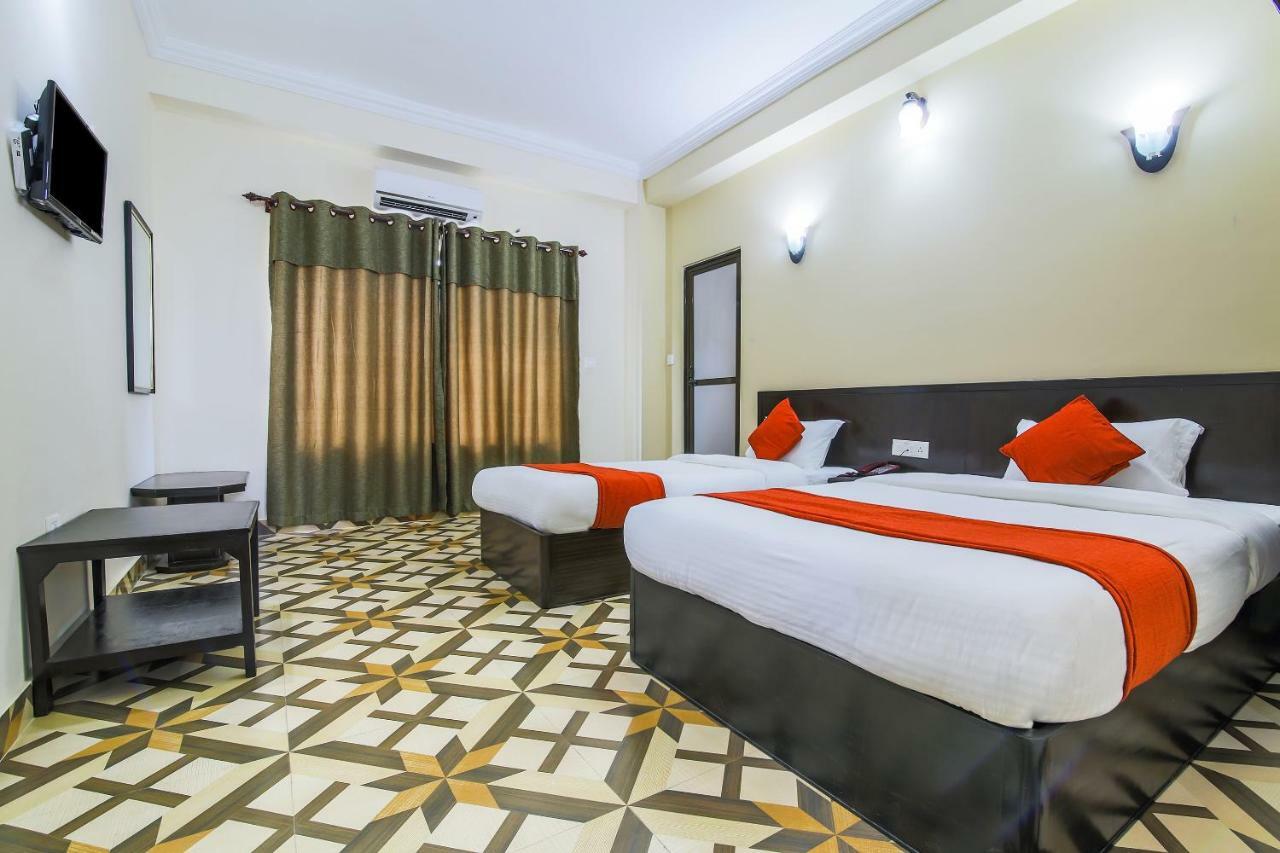 Oyo 315 Aadarsha Inn ルンミンデーイ エクステリア 写真